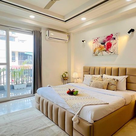 Bedchambers Serviced Apartments, Ardee City 구르가온 외부 사진