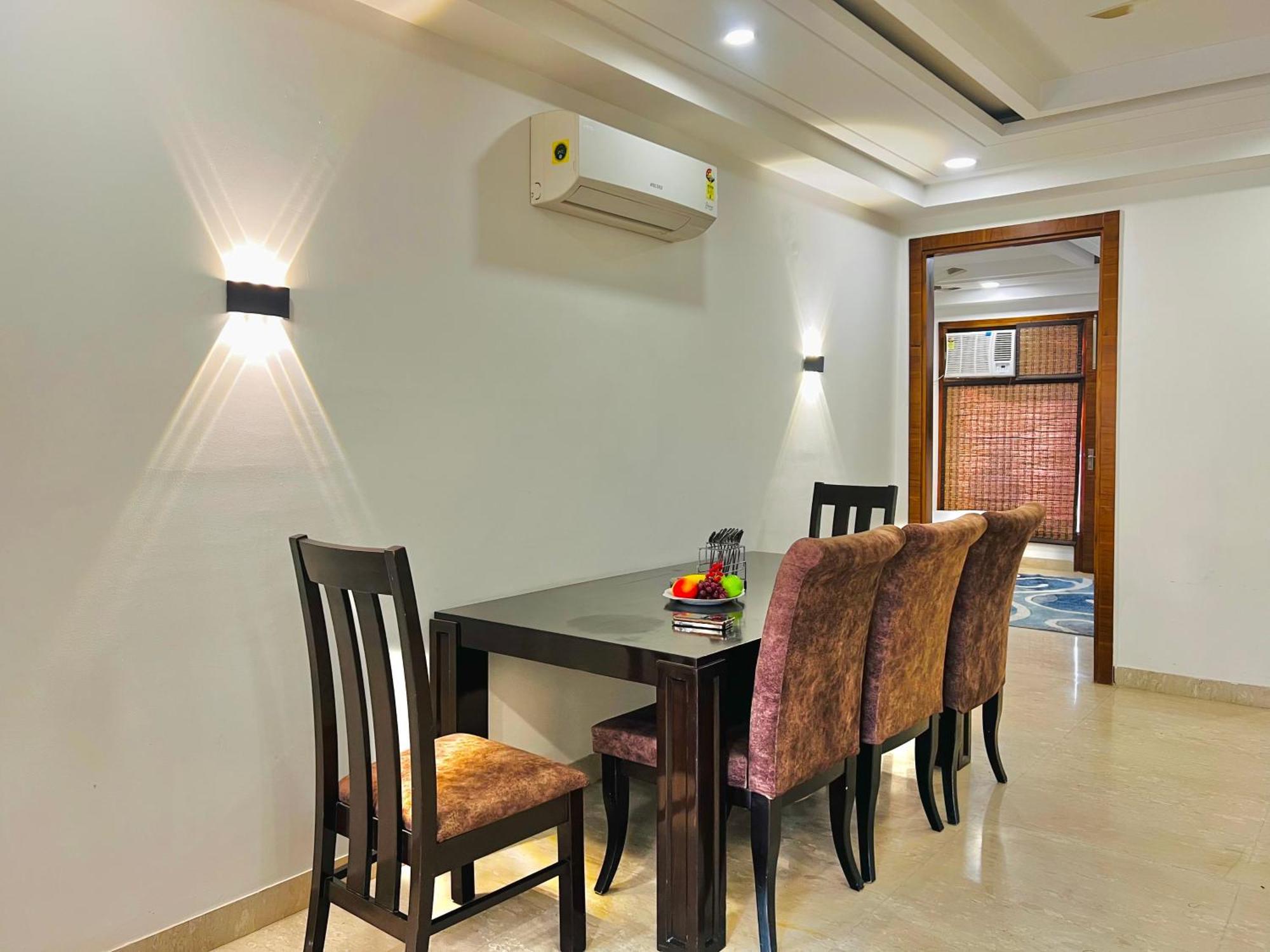 Bedchambers Serviced Apartments, Ardee City 구르가온 외부 사진