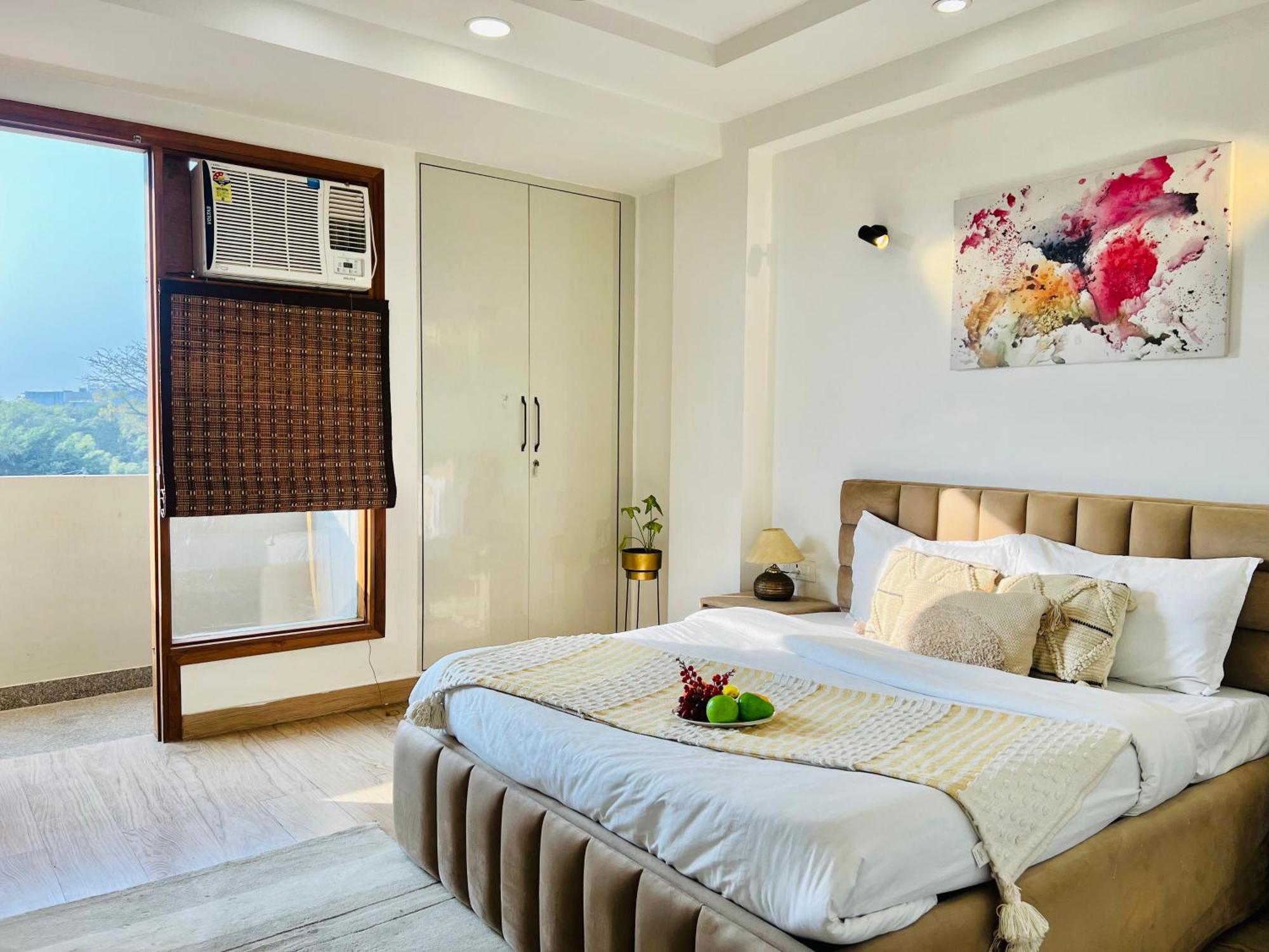 Bedchambers Serviced Apartments, Ardee City 구르가온 외부 사진