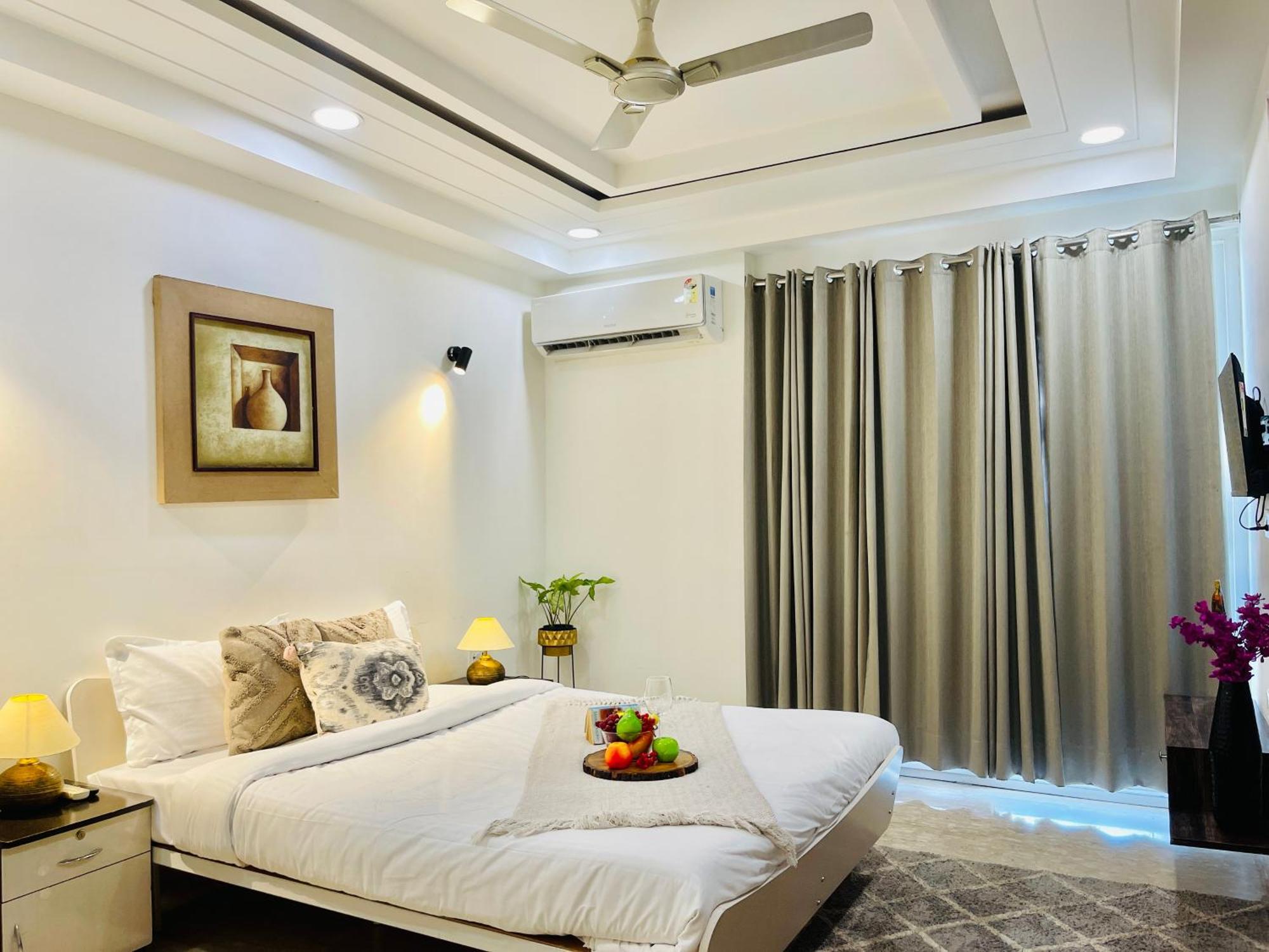 Bedchambers Serviced Apartments, Ardee City 구르가온 외부 사진