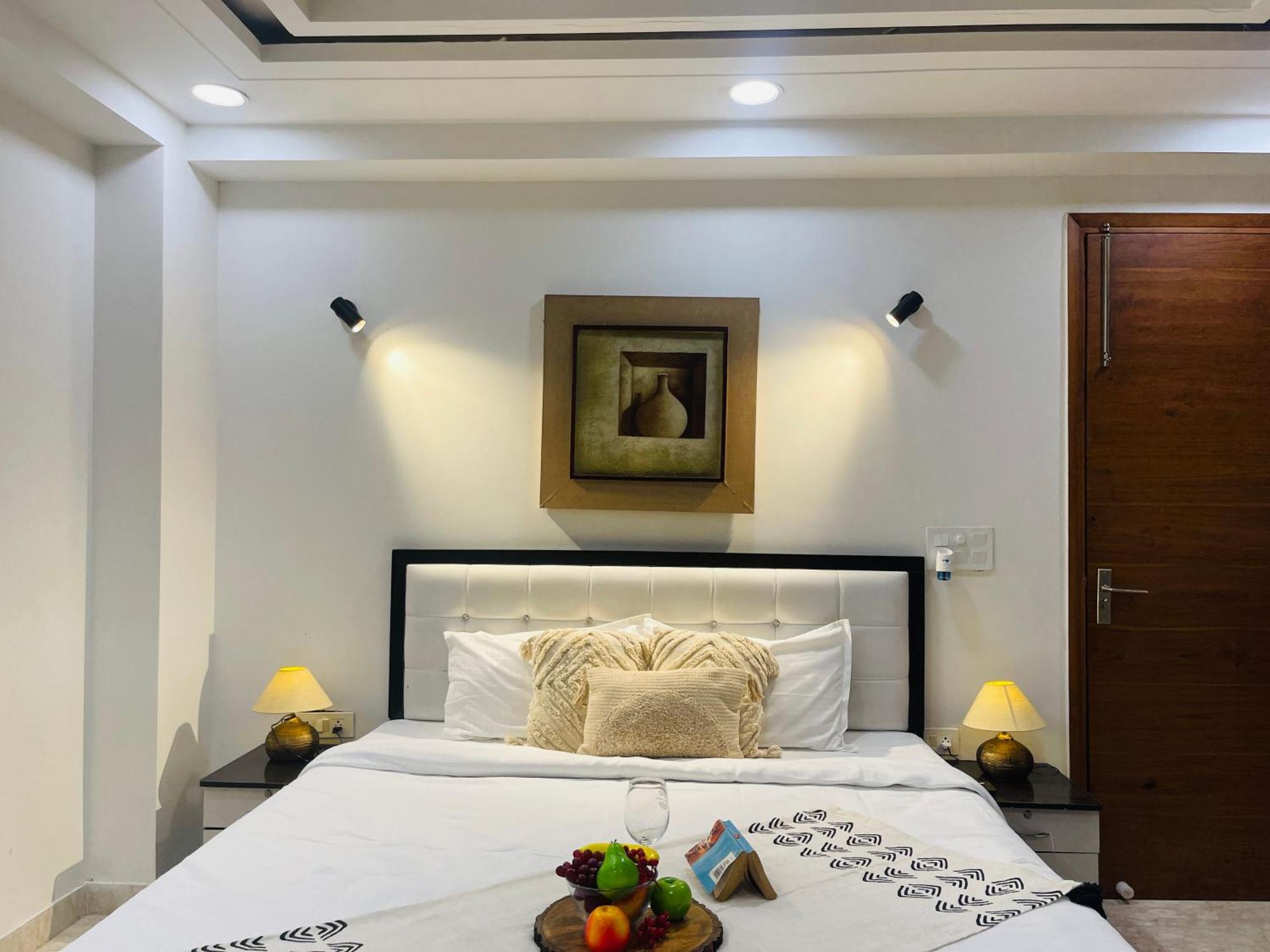 Bedchambers Serviced Apartments, Ardee City 구르가온 외부 사진