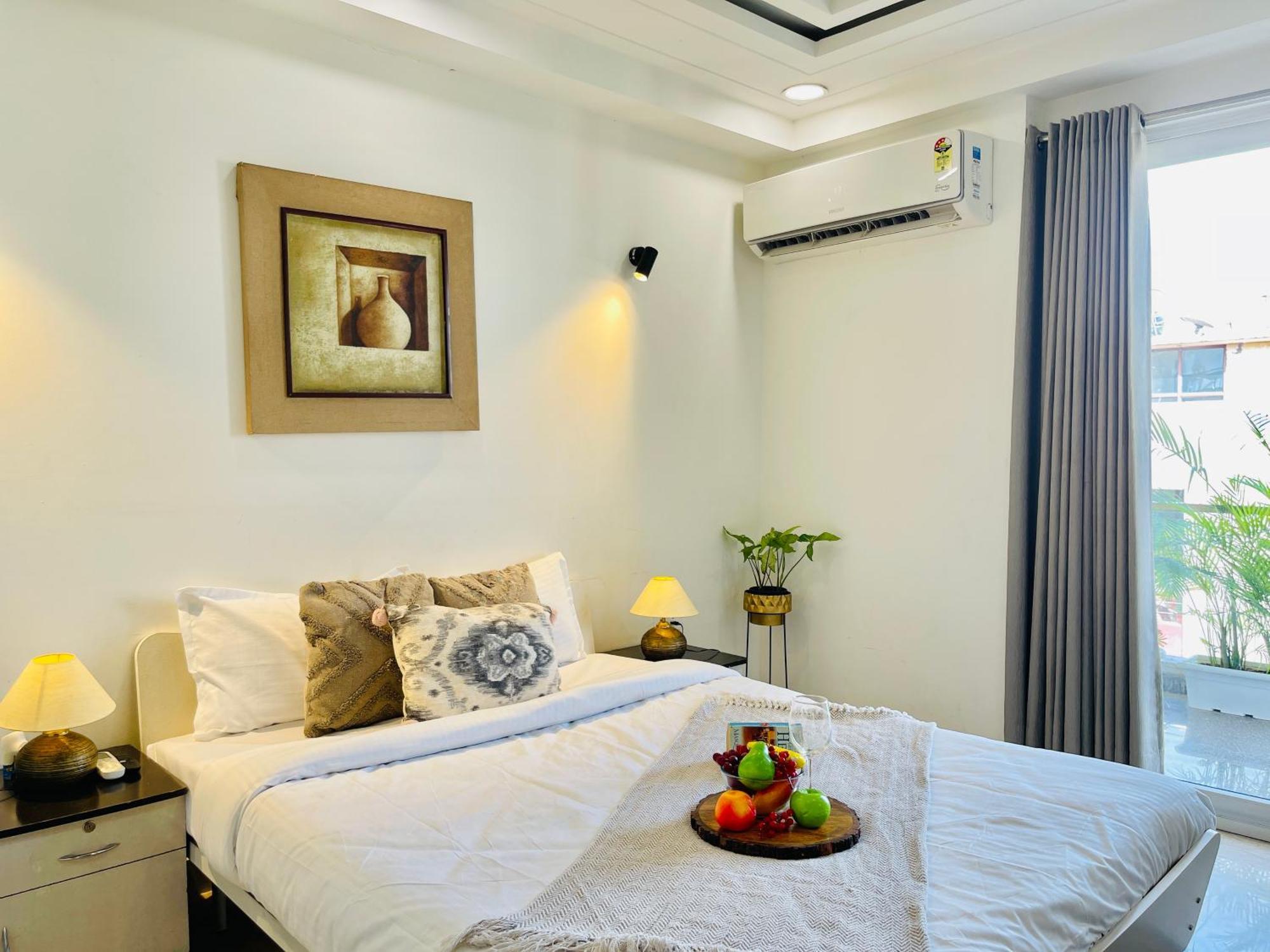 Bedchambers Serviced Apartments, Ardee City 구르가온 외부 사진
