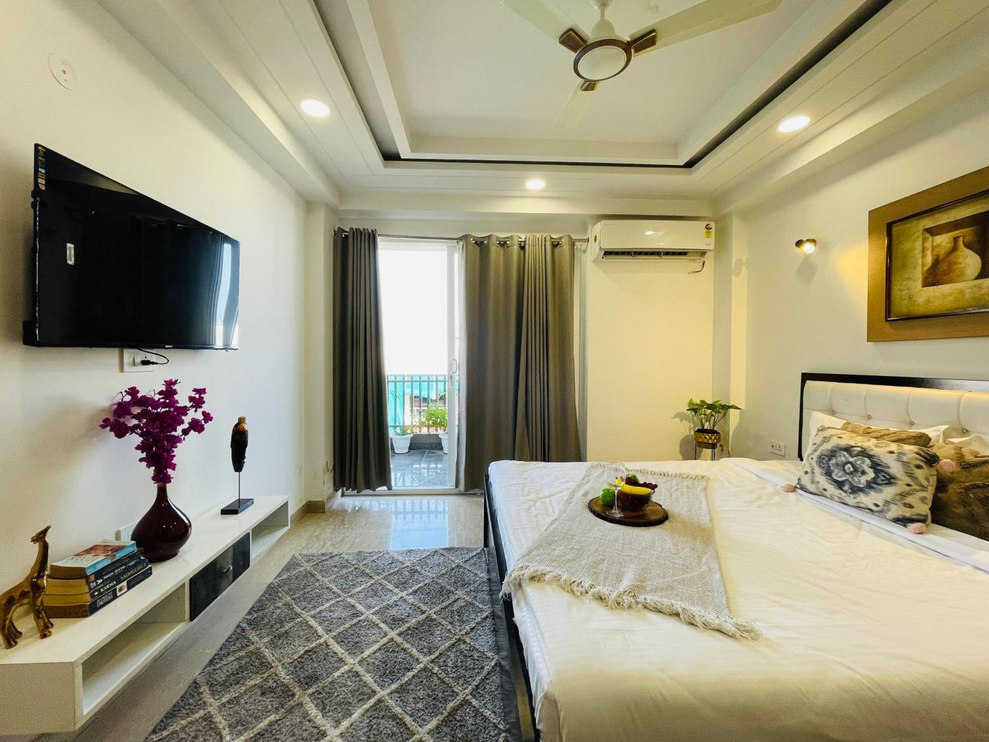 Bedchambers Serviced Apartments, Ardee City 구르가온 외부 사진