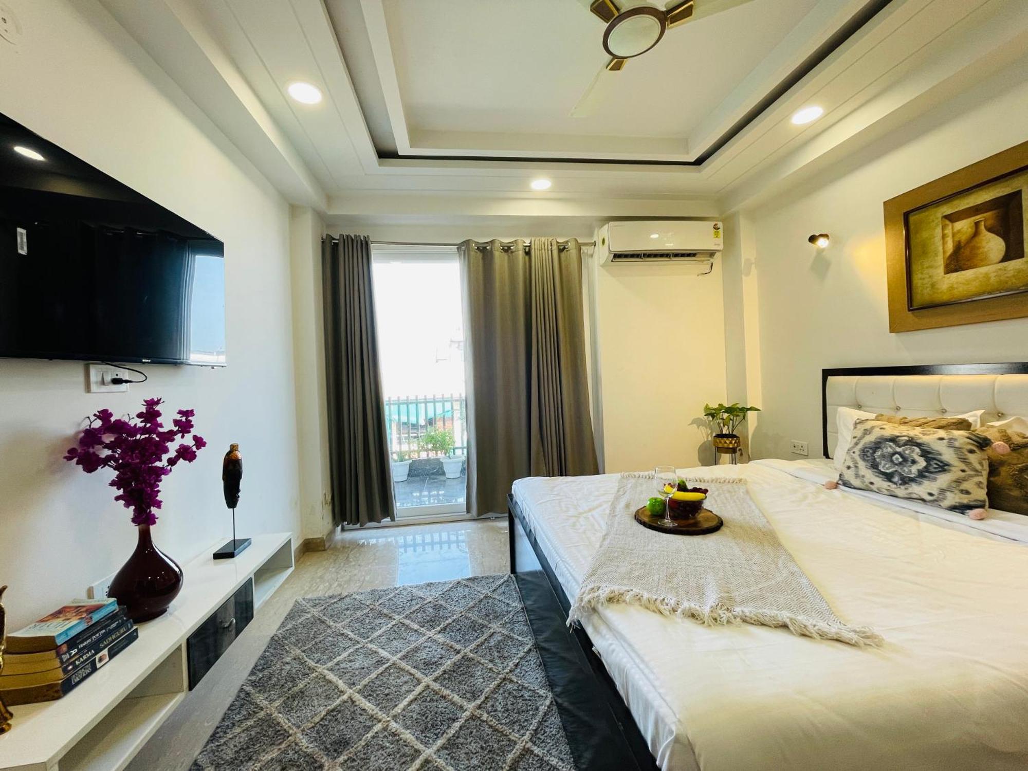 Bedchambers Serviced Apartments, Ardee City 구르가온 외부 사진