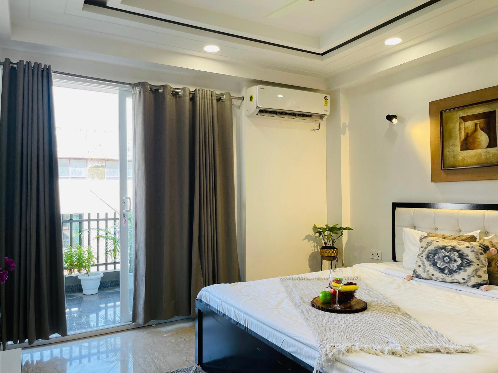 Bedchambers Serviced Apartments, Ardee City 구르가온 외부 사진