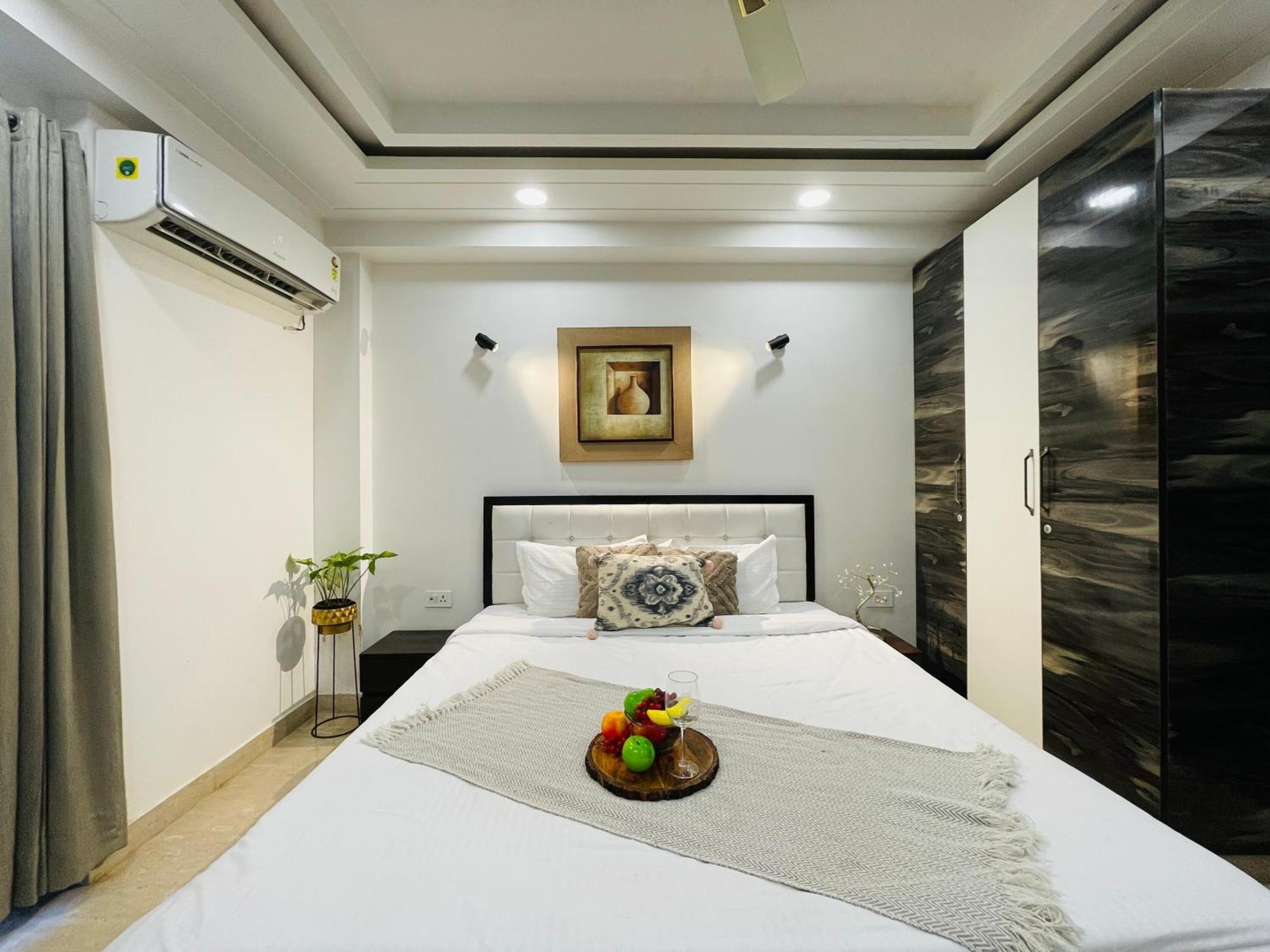 Bedchambers Serviced Apartments, Ardee City 구르가온 외부 사진